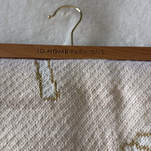 ID Home Christmas gold ribbon/bow Oversized Bows Throw - Christmas Bow Throw 🎀 - Picture 7 of 8